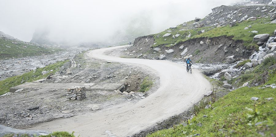 Traversing the Himalayan passes – on a bicycle! Traversing the Himalayan passes – on a bicycle!